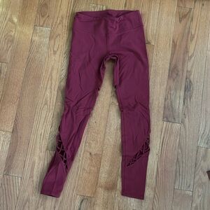 Alo Yoga entwine leggings size XS